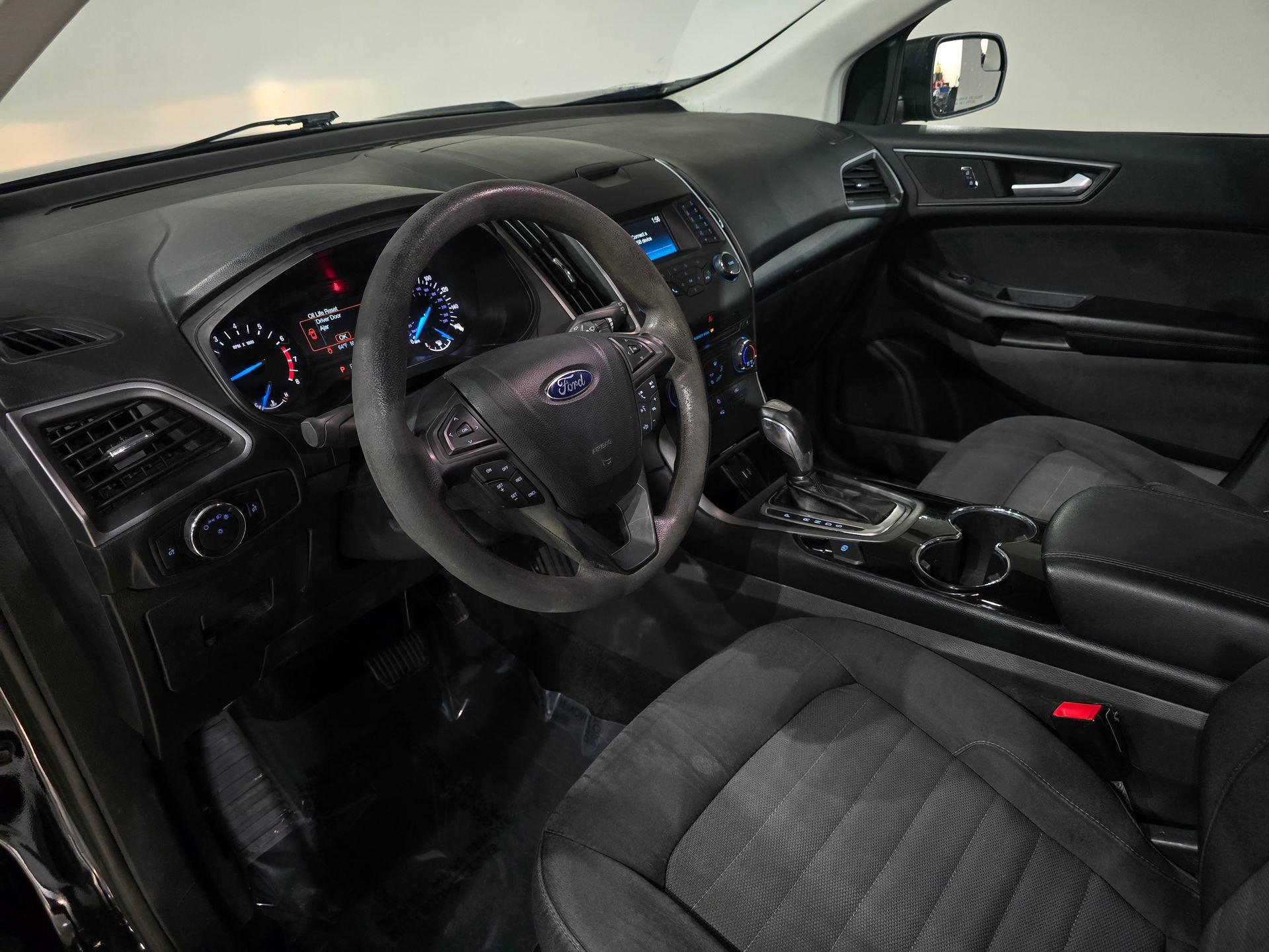 Used 2017 Ford Edge SE image 15