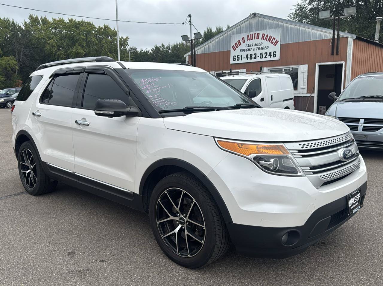 Used 2015 Ford Explorer XLT w/ Equipment Group 202A AWD/4WD image 3