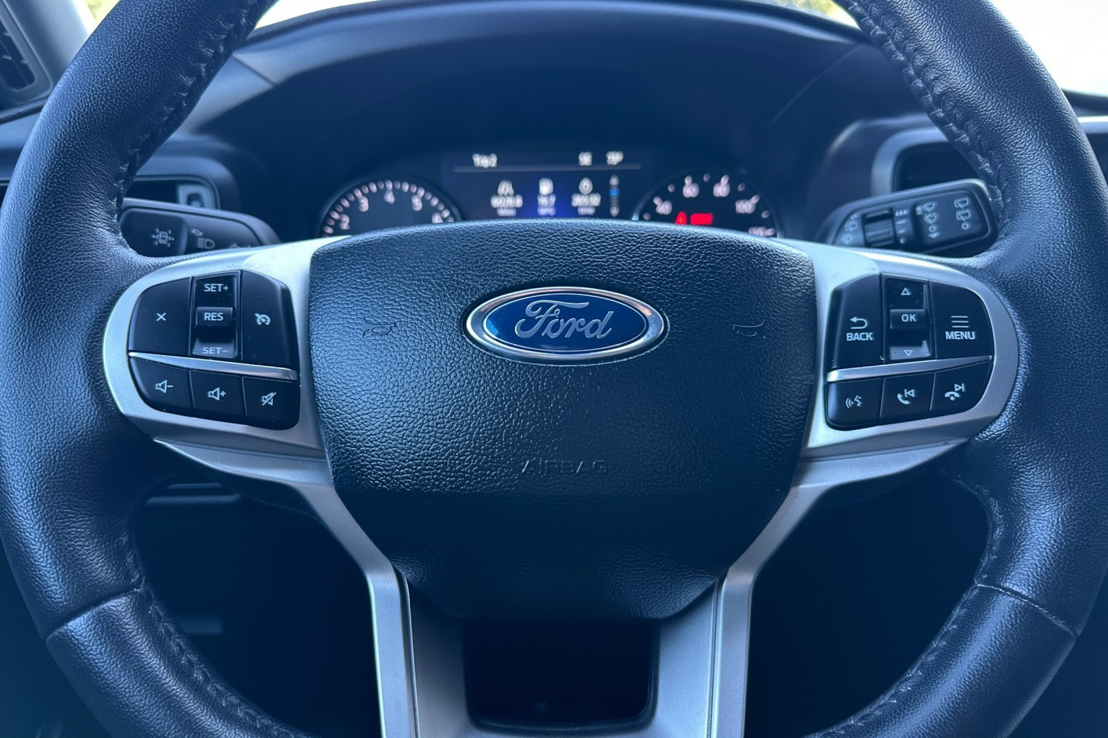 Used 2024 Ford Explorer XLT image 24