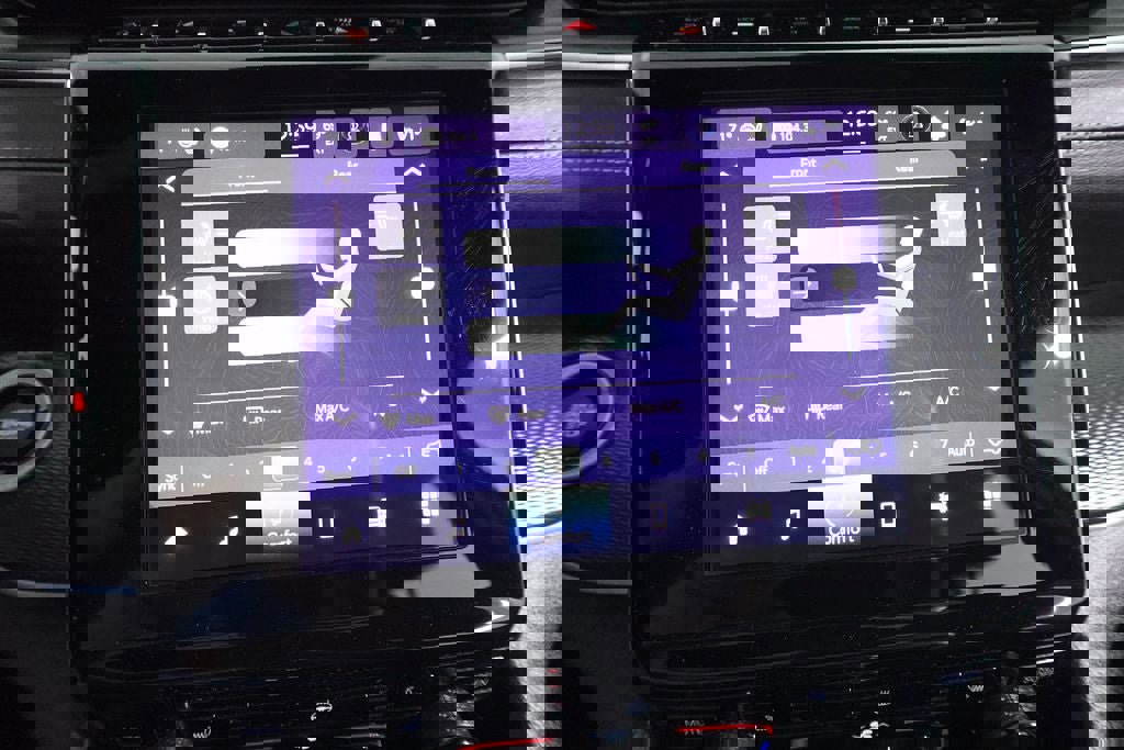 Used 2023 Jeep Grand Cherokee L Altitude image 18