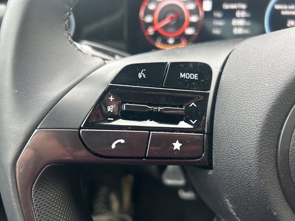 Used 2025 Hyundai Elantra SEL FWD image 12