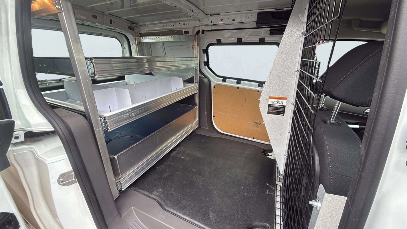 Used 2023 Ford Transit Connect XLT image 16