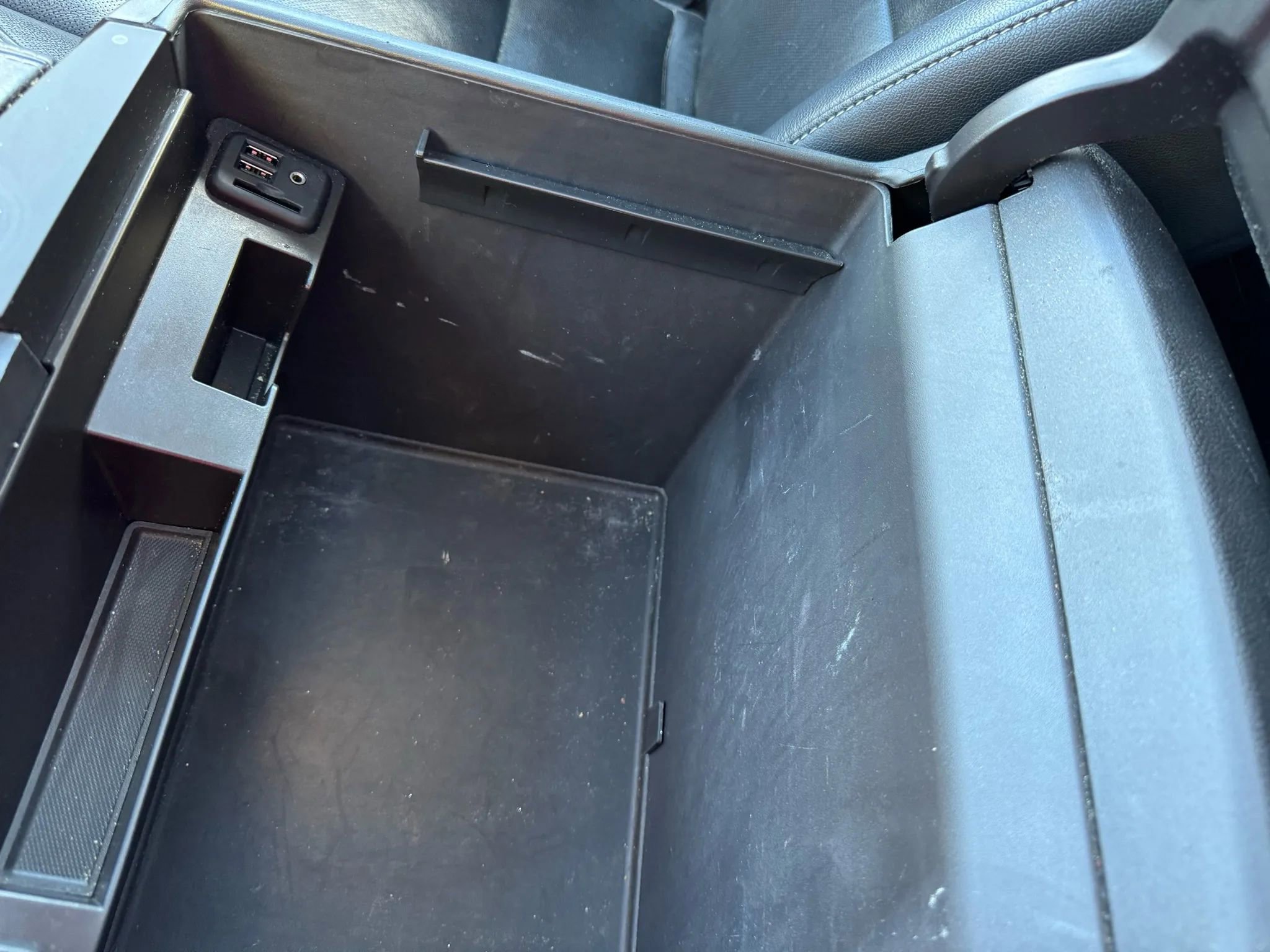 Used 2015 Chevrolet Suburban LTZ image 34