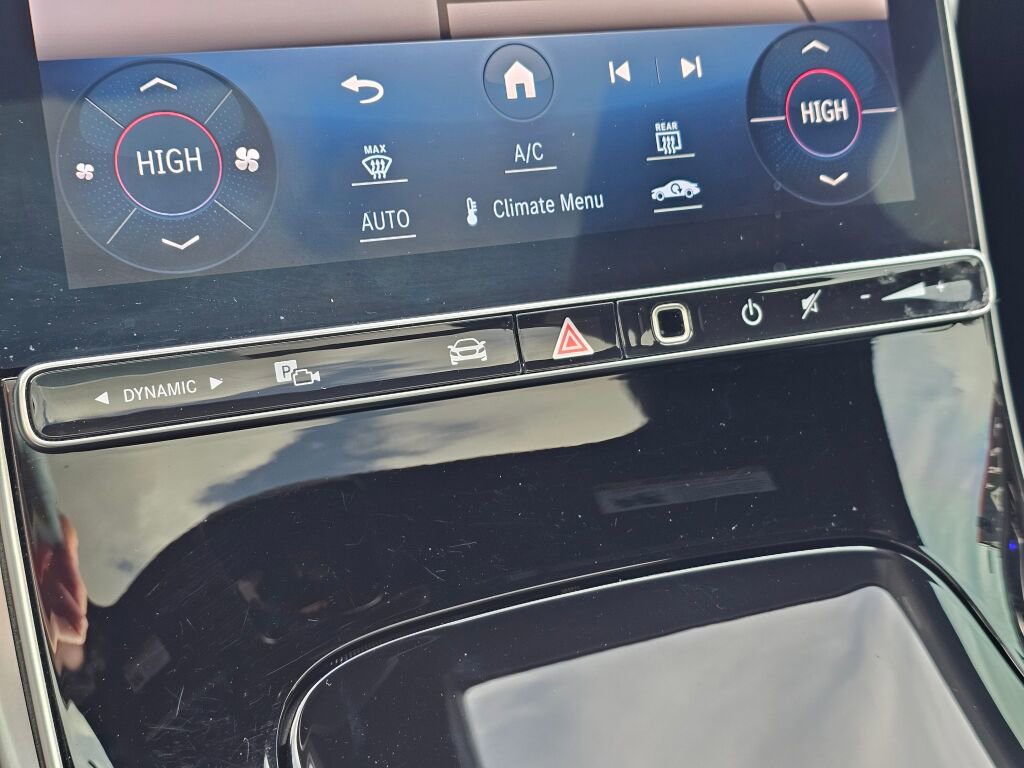 Used 2024 Mercedes-Benz C 300 4MATIC Sedan w/ Pinnacle Trim Package image 27