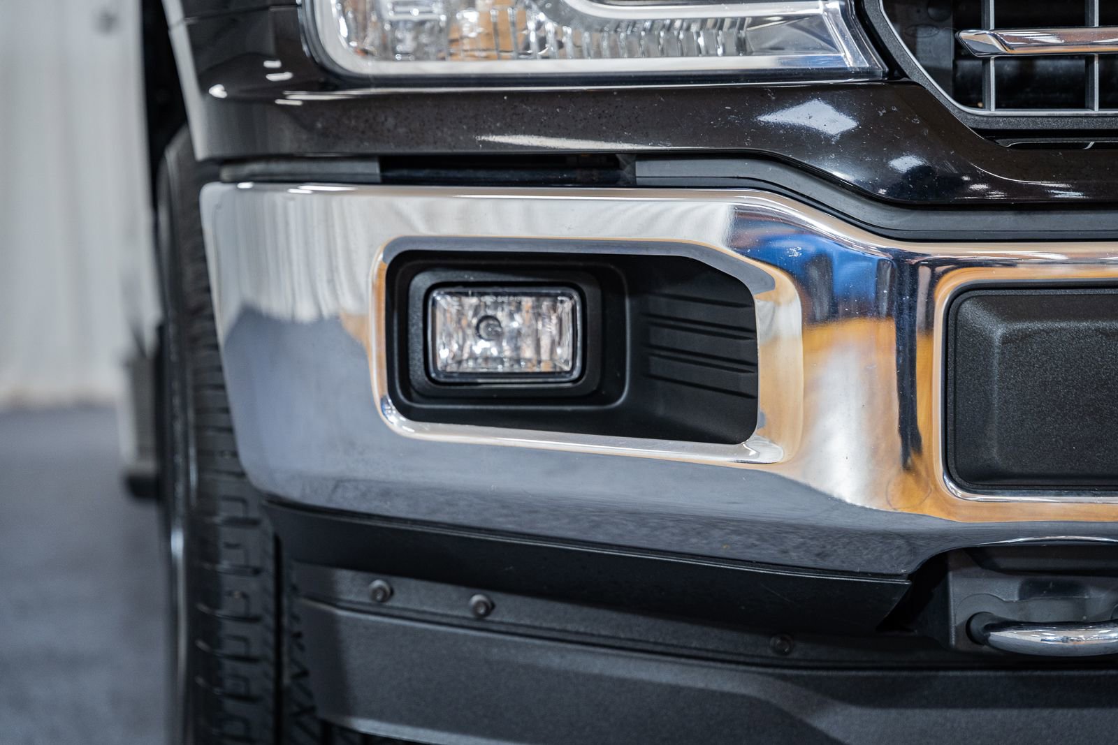 Used 2018 Ford F150 XLT w/ Equipment Group 302A Luxury AWD/4WD image 11