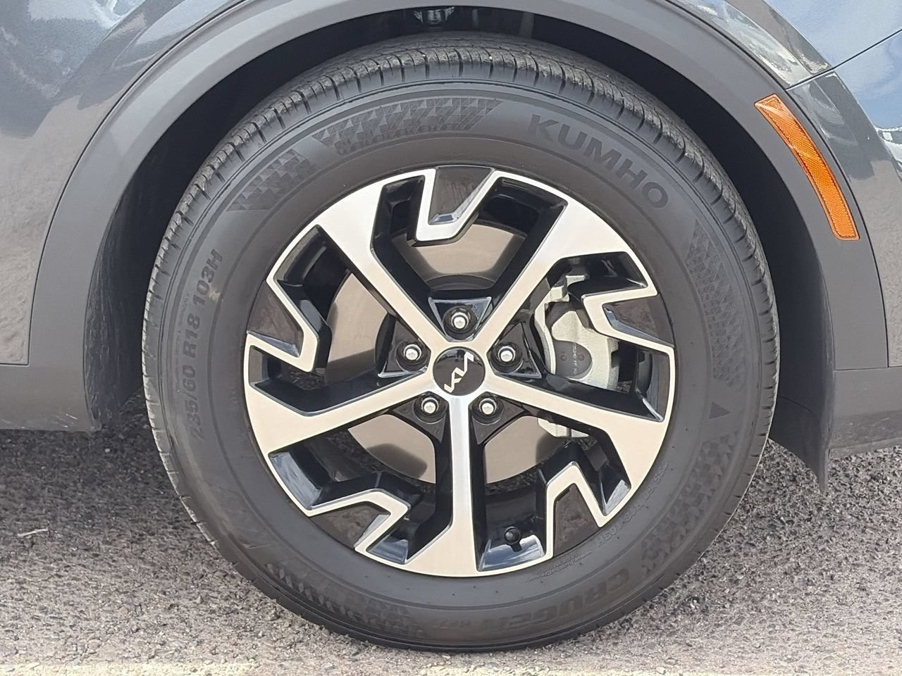Certified 2025 Kia Sportage EX FWD image 9