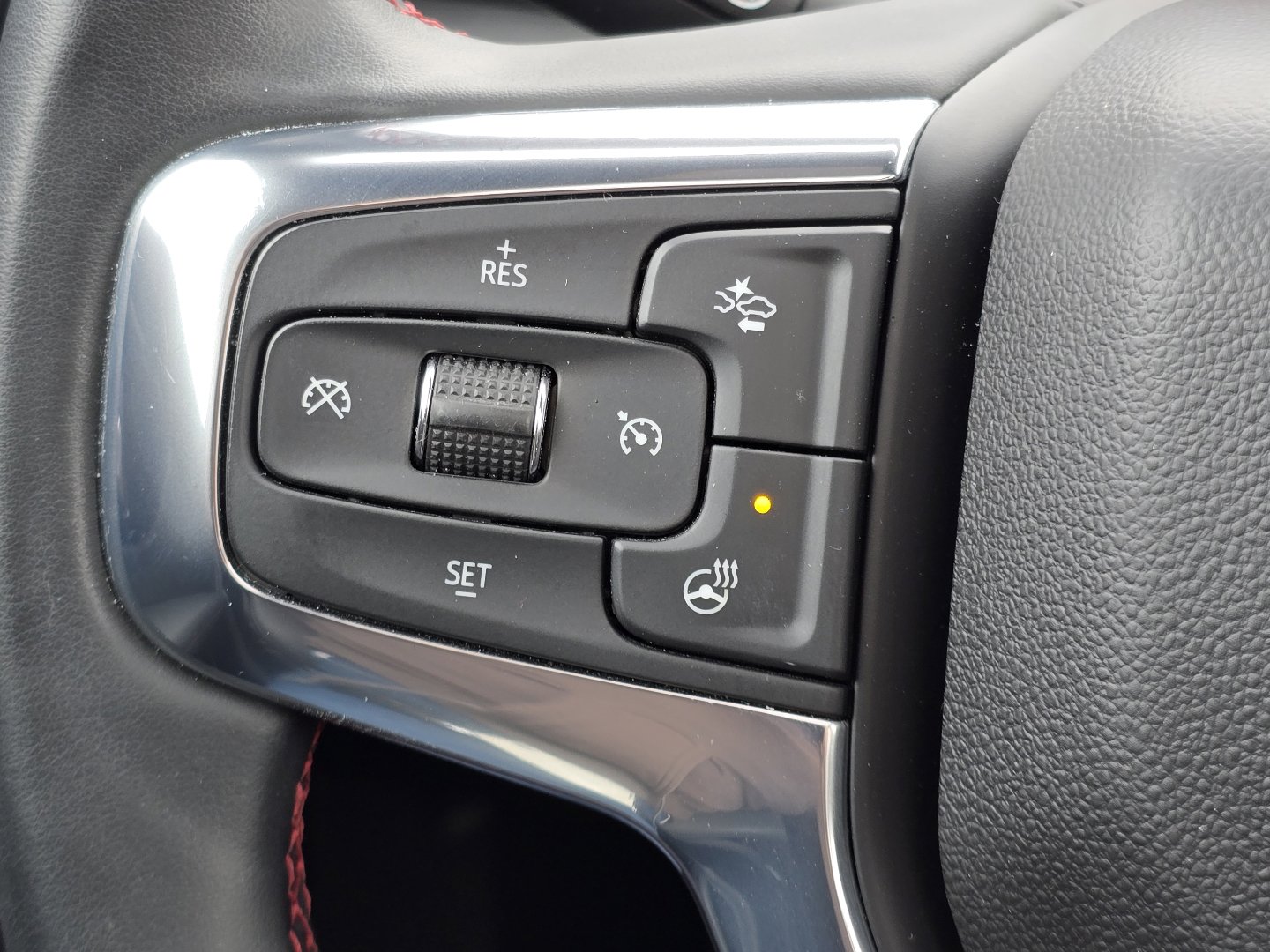 Certified 2023 Chevrolet Blazer RS w/ Driver Confidence II Package image 16