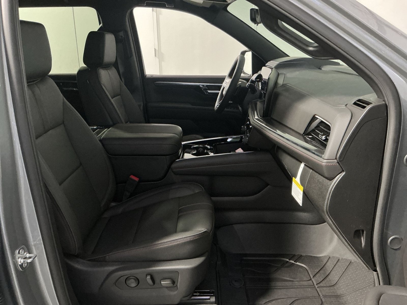 New 2026 Chevrolet Tahoe RST w/ RST Performance Edition AWD/4WD image 28