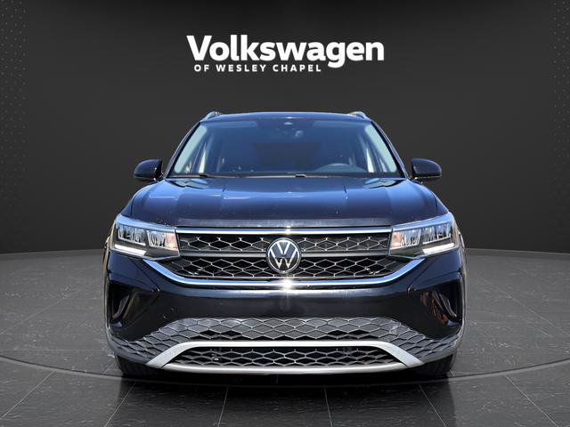 Certified 2024 Volkswagen Taos SE FWD image 3