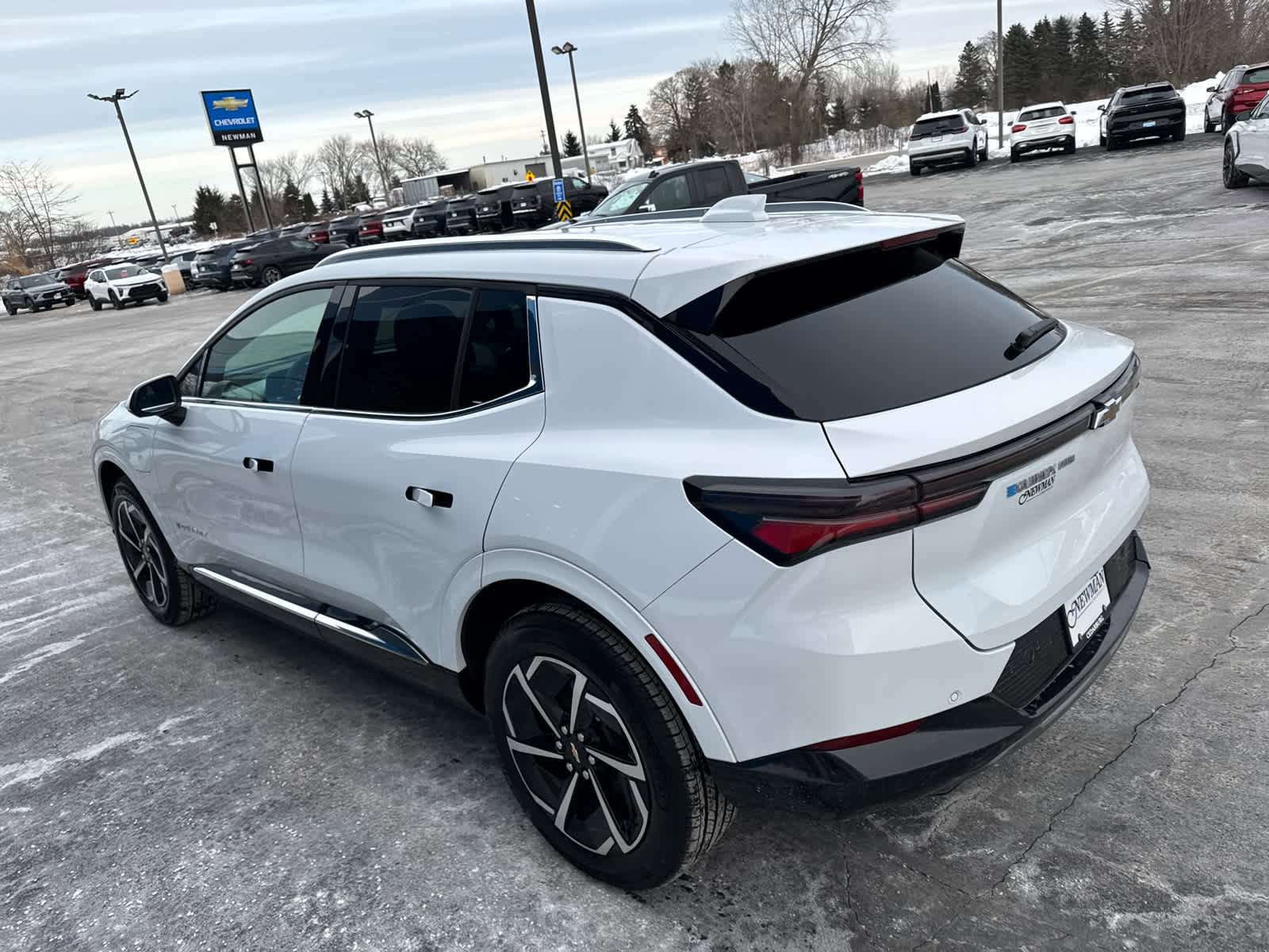 Used 2025 Chevrolet Equinox EV LT image 9