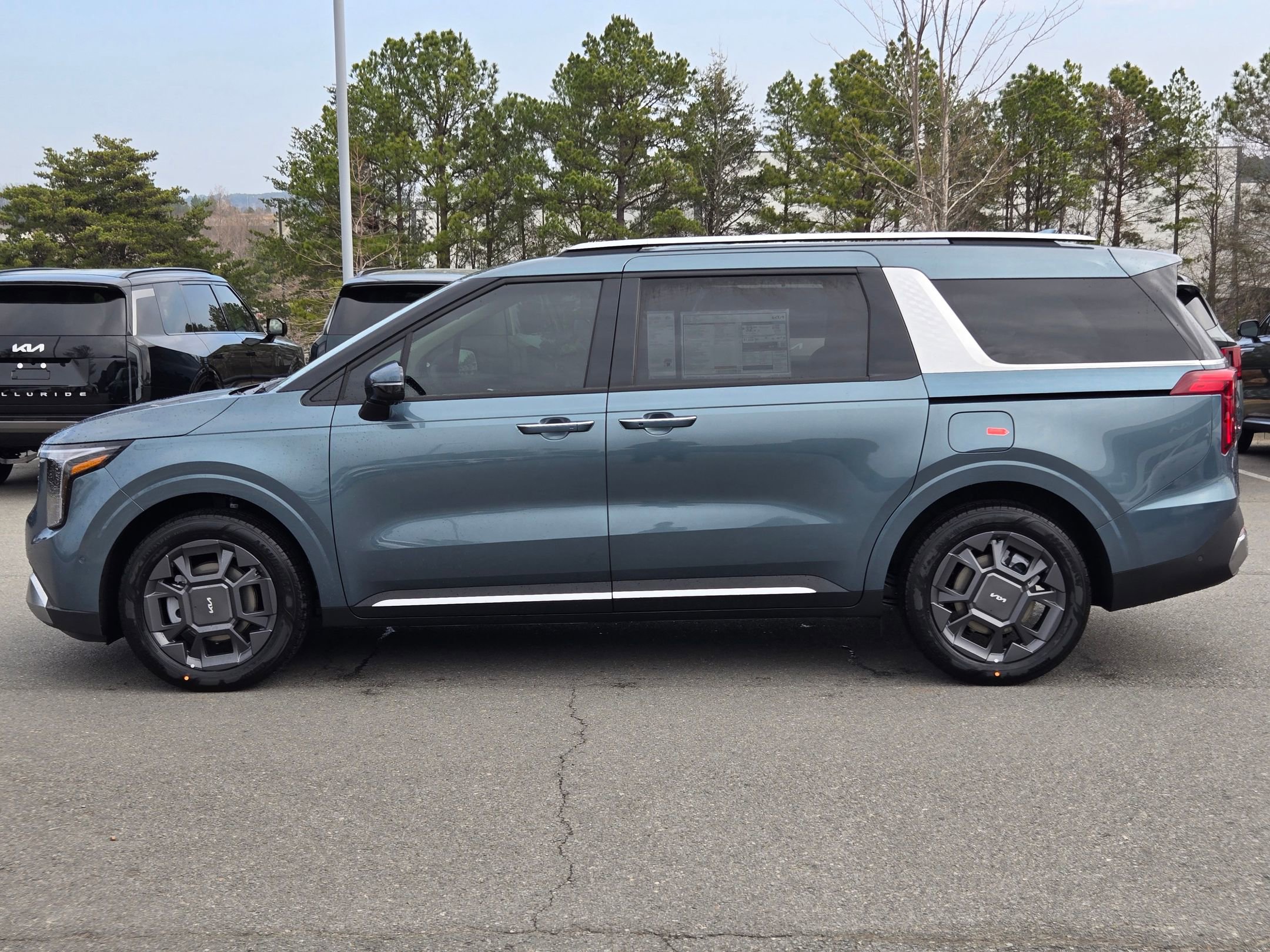 New 2026 Kia Carnival SX FWD image 4