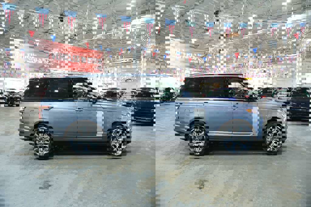 Used 2018 Land Rover Range Rover Long Wheelbase Supercharged image 16