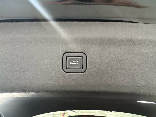Used 2023 Buick Enclave Essence w/ Experience Buick Package AWD/4WD image 14
