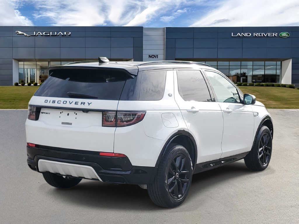 Used 2026 Land Rover Discovery Sport Landmark AWD/4WD image 3