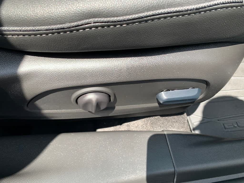 Certified 2023 Buick Encore GX Essence w/ Experience Buick Package FWD image 17