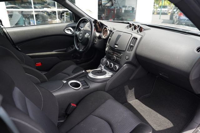 Used 2009 Nissan 370Z Coupe RWD image 14