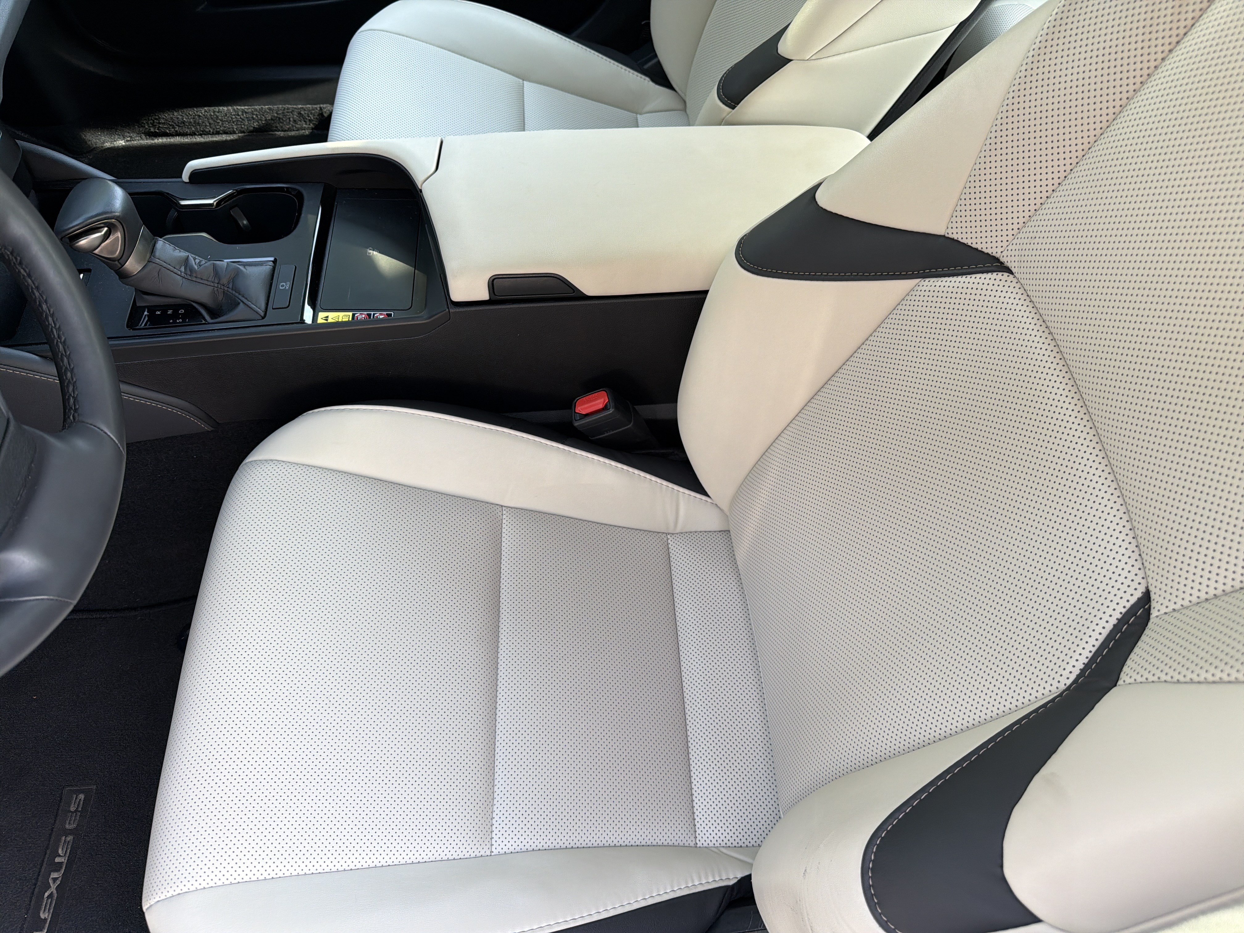 Used 2025 Lexus ES 350 w/ Premium Package FWD image 15