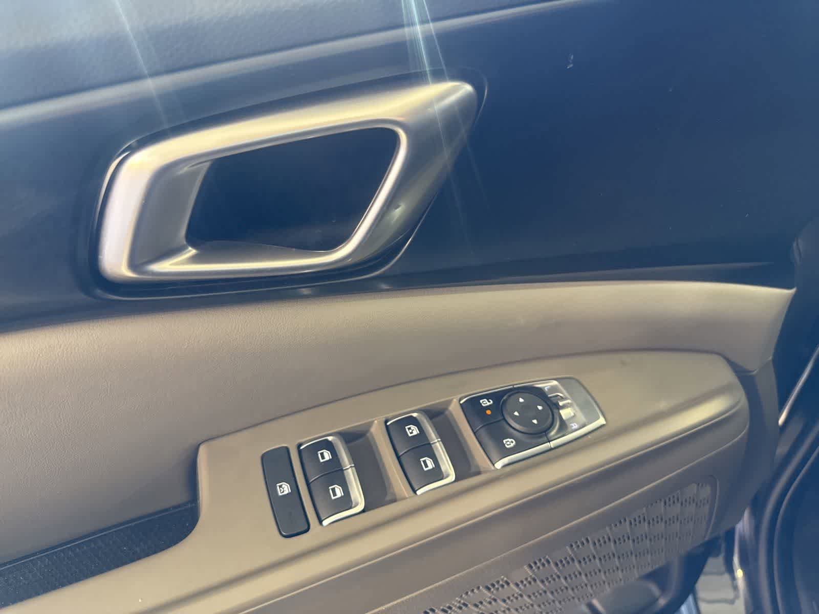 Used 2026 Kia Carnival LXS FWD image 19