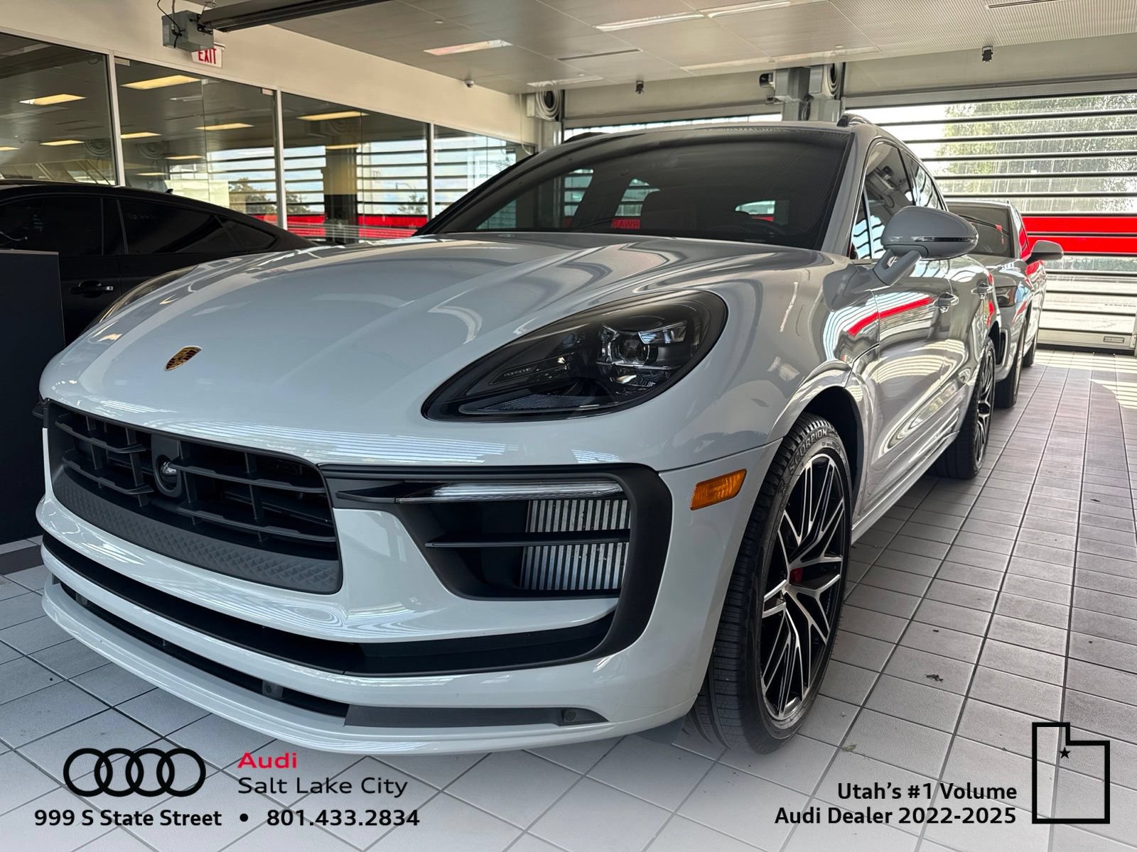 Used 2025 Porsche Macan S AWD/4WD image 1