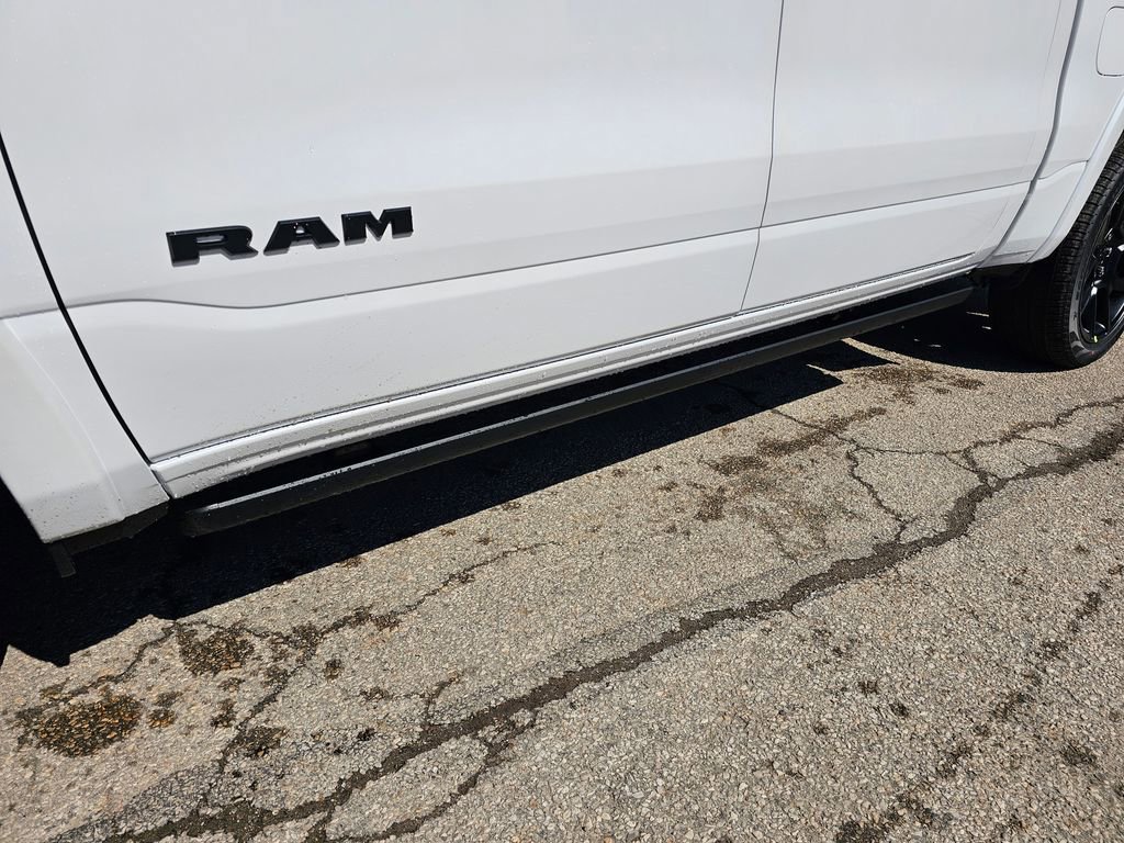 New 2026 RAM 1500 Laramie AWD/4WD image 12