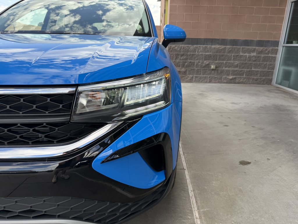 Used 2022 Volkswagen Taos SE w/ Panoramic Sunroof Package image 11