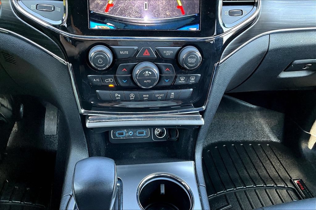 Used 2021 Jeep Grand Cherokee Limited AWD/4WD image 16