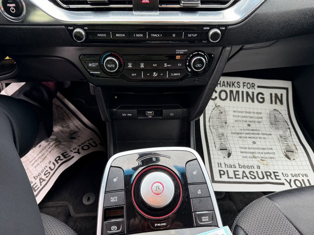 Used 2022 Kia Niro EX w/ Cold Weather Package FWD image 18
