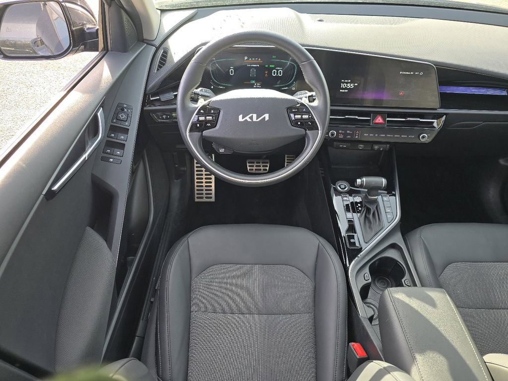 Used 2023 Kia Niro EX Touring image 24