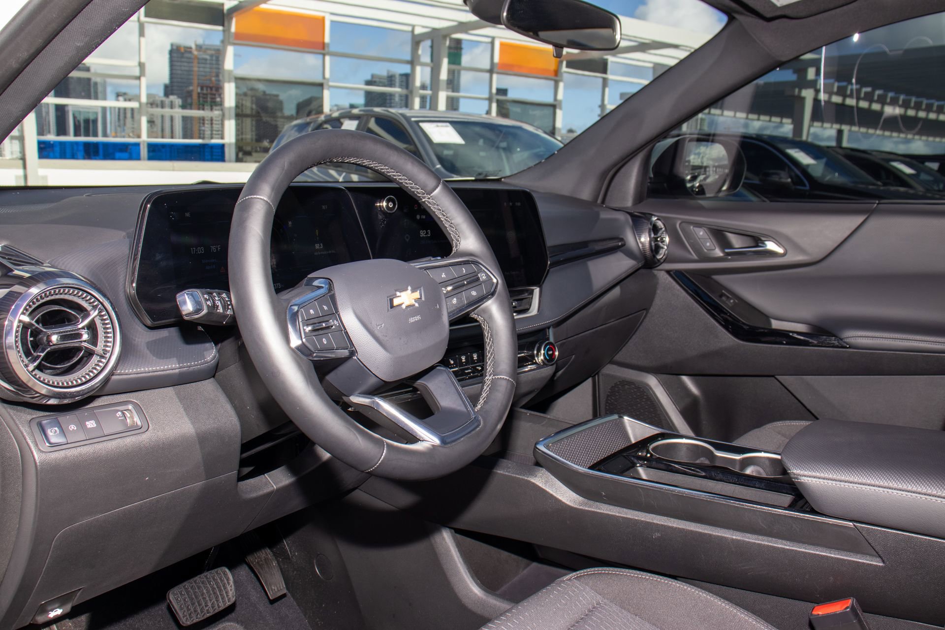 Used 2025 Chevrolet Equinox LT image 14