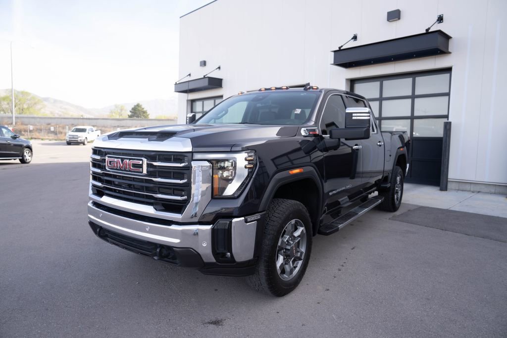 Used 2025 GMC Sierra 3500 SLT w/ SLT Premium Package AWD/4WD image 3