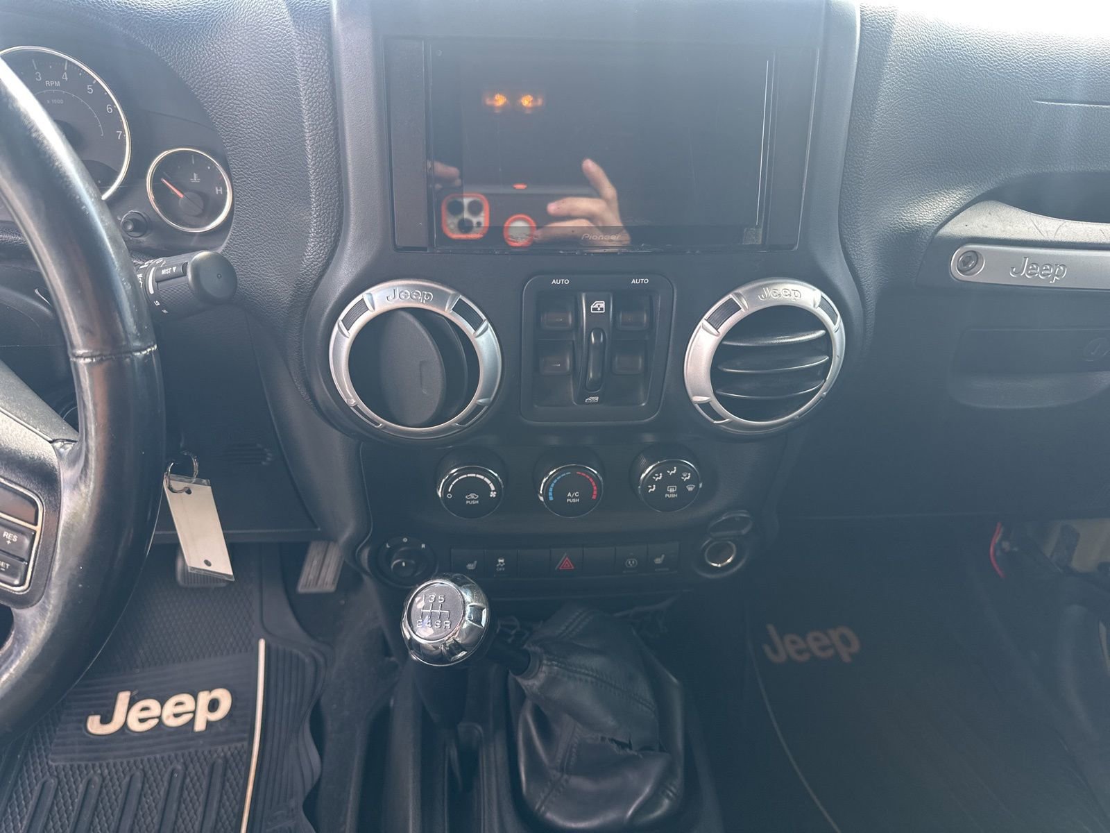Used 2013 Jeep Wrangler Unlimited Rubicon w/ Dual Top Group AWD/4WD image 11