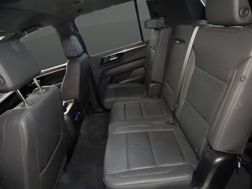 Used 2025 Chevrolet Suburban Z71 AWD/4WD image 29
