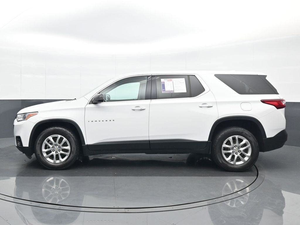 Used 2021 Chevrolet Traverse LS image 3