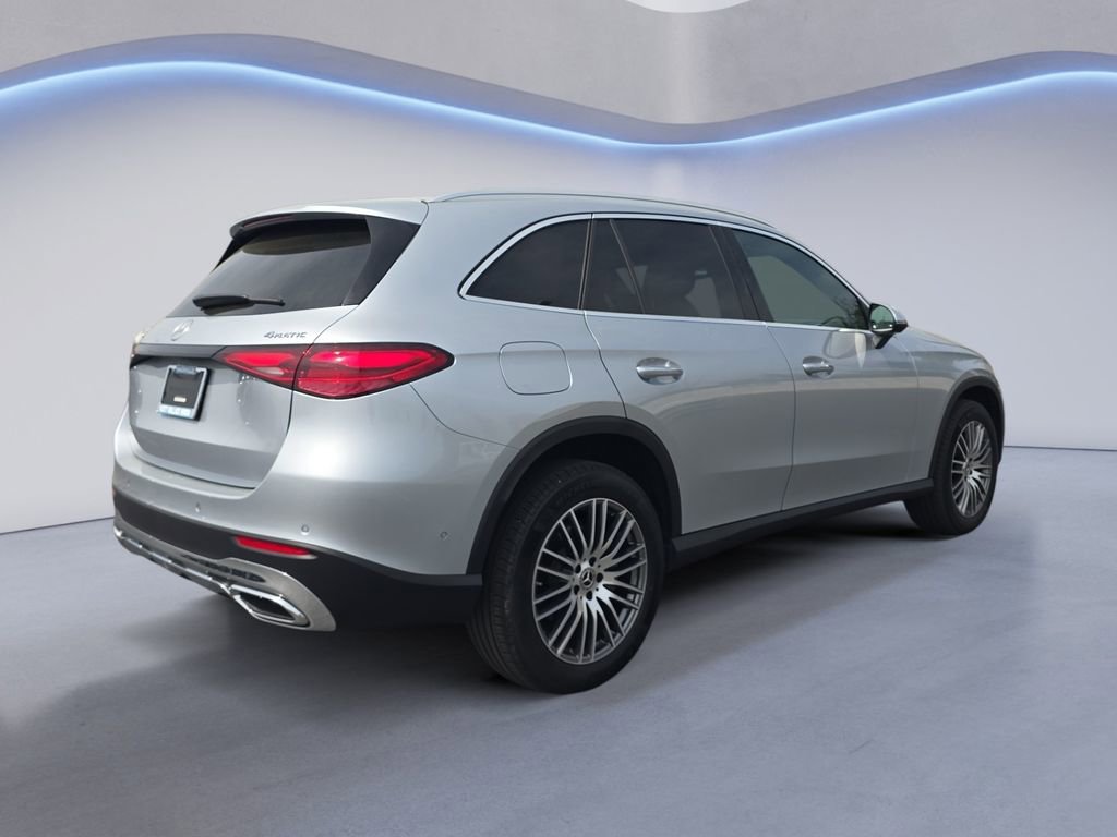 Used 2025 Mercedes-Benz GLC 300 4MATIC image 5