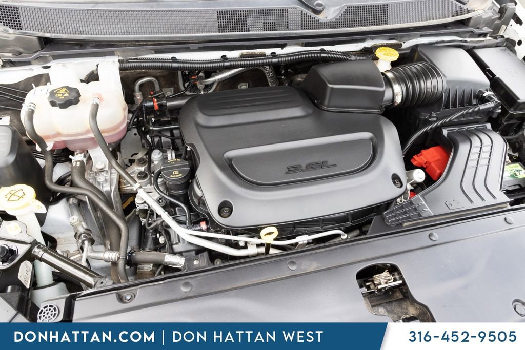 Used 2023 Chrysler Pacifica Limited FWD image 34