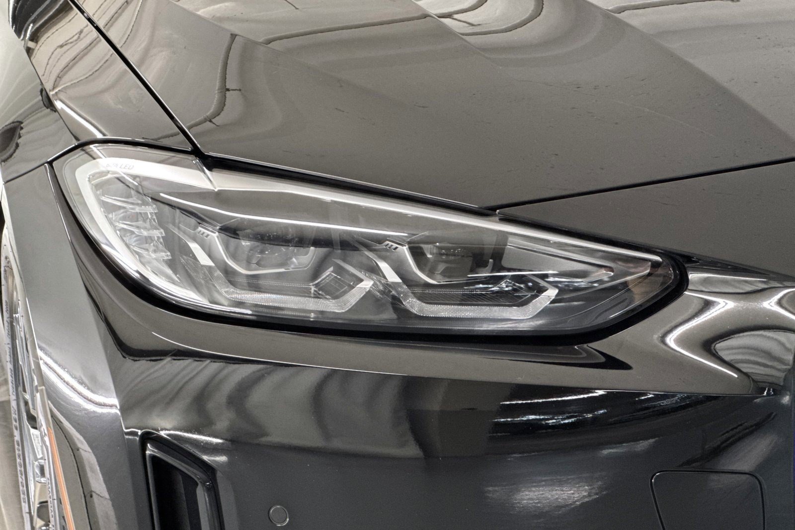 Used 2023 BMW i4 eDrive35 RWD image 10