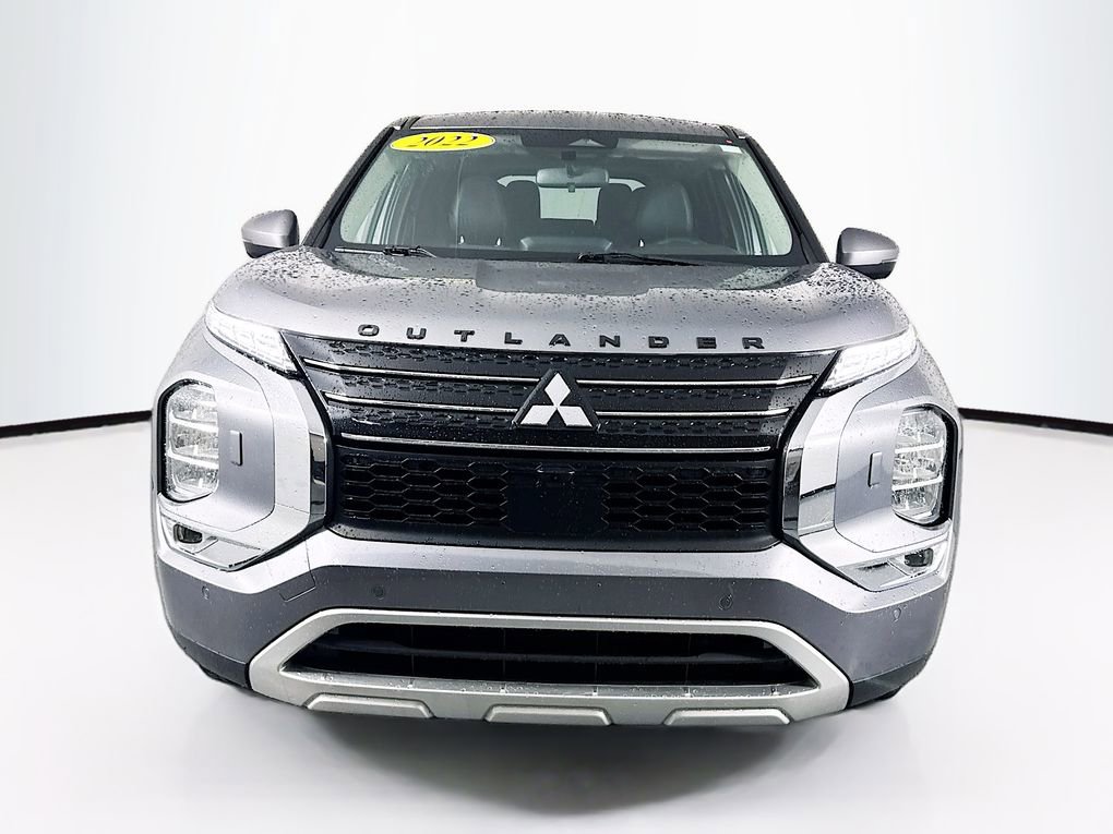 Used 2022 Mitsubishi Outlander SE AWD/4WD image 2