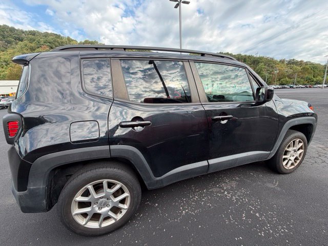 Used 2020 Jeep Renegade Latitude w/ Cold Weather Group AWD/4WD image 8
