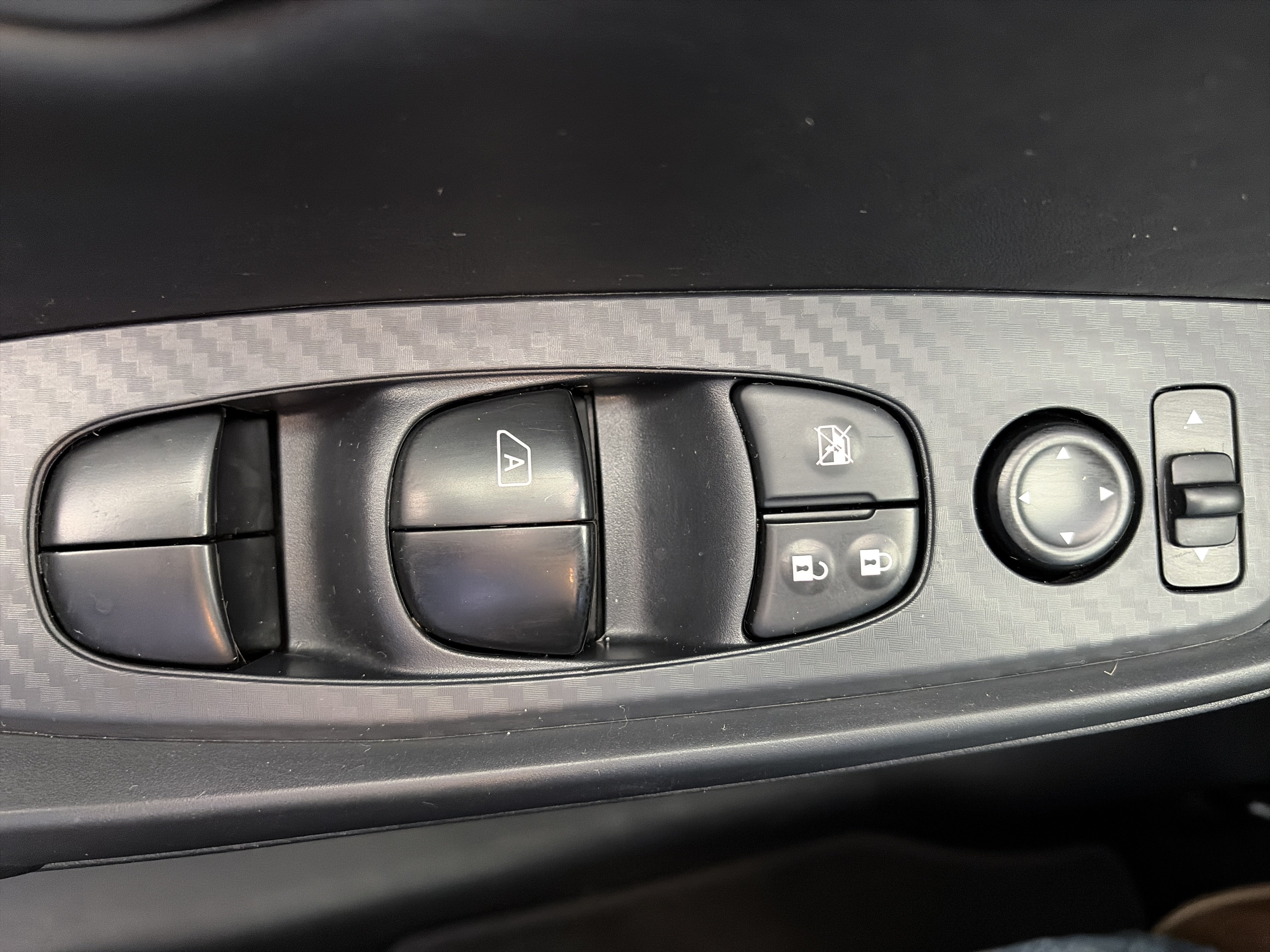 Used 2025 Nissan Sentra SV FWD image 23