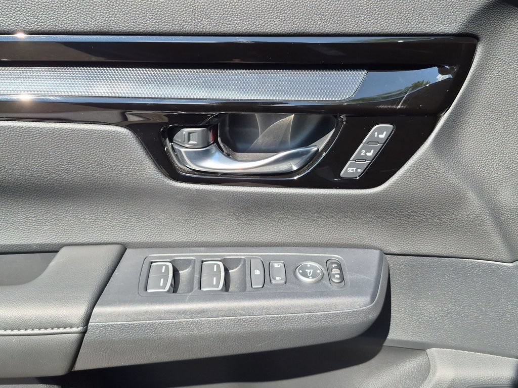 Used 2025 Honda CR-V EX-L image 17