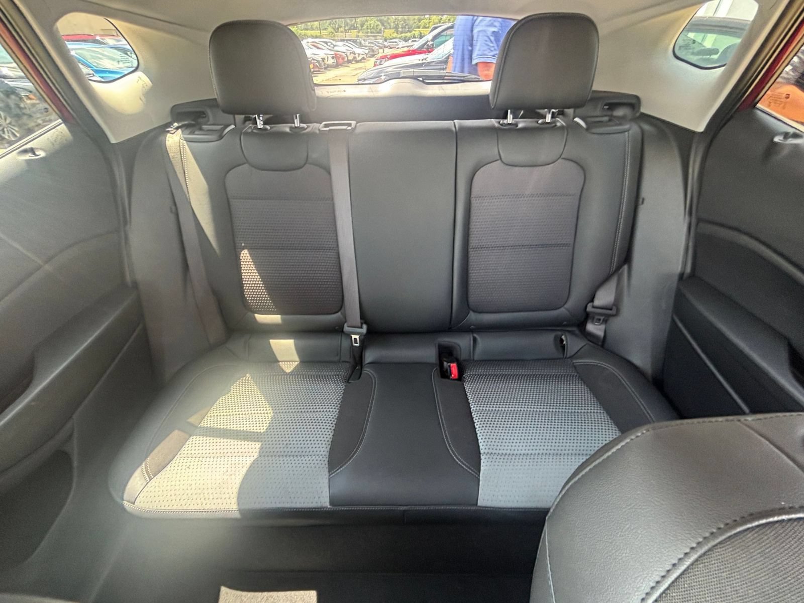 Used 2025 Chevrolet Trax LT w/ LT Convenience Package FWD image 35