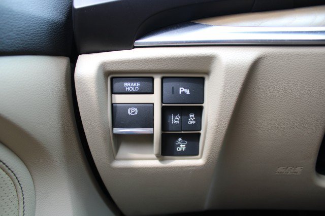 Used 2020 Acura MDX w/ Technology Package FWD image 17