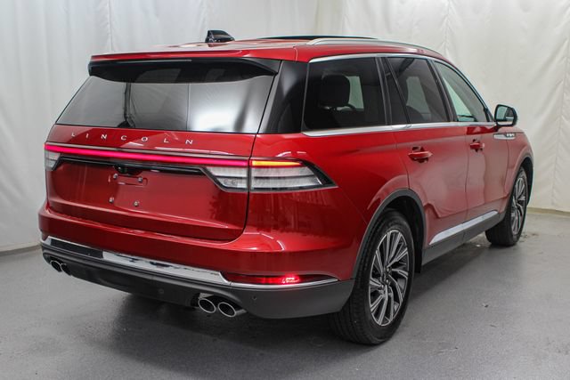 Used 2025 Lincoln Aviator AWD image 7