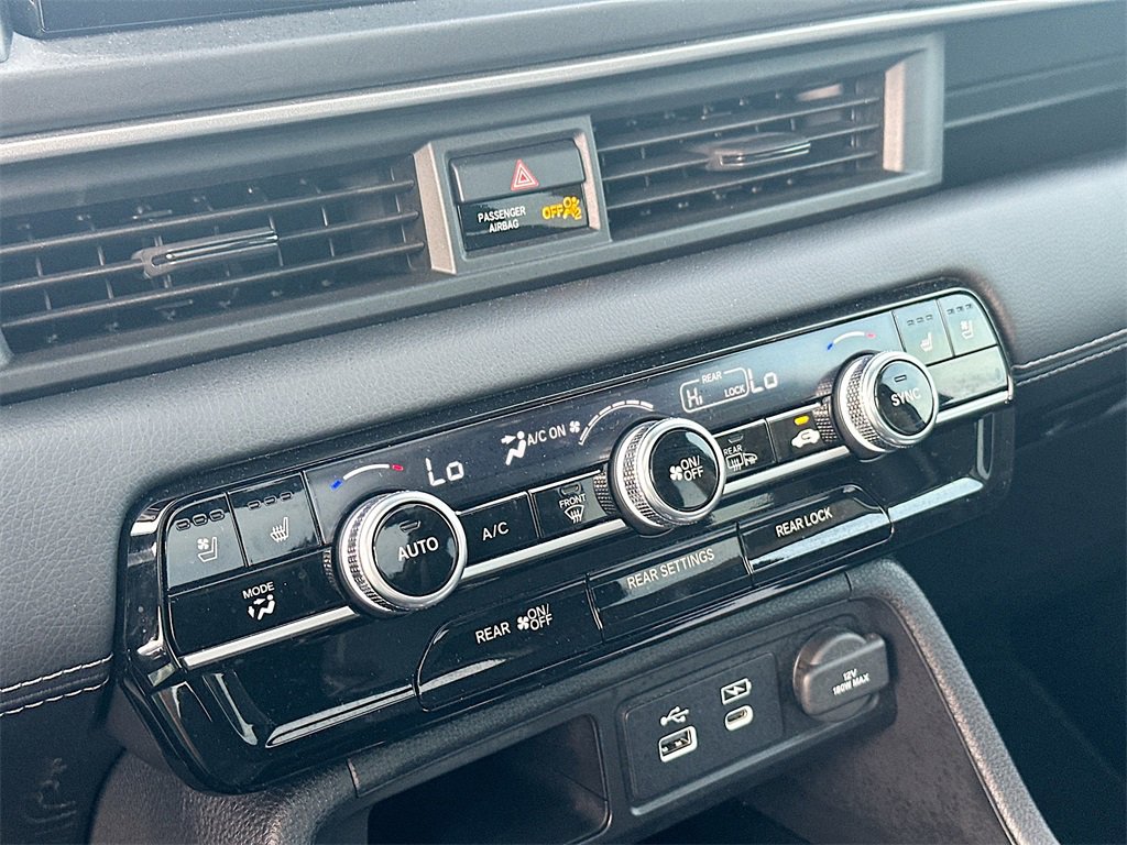 Used 2025 Honda Pilot Elite image 14