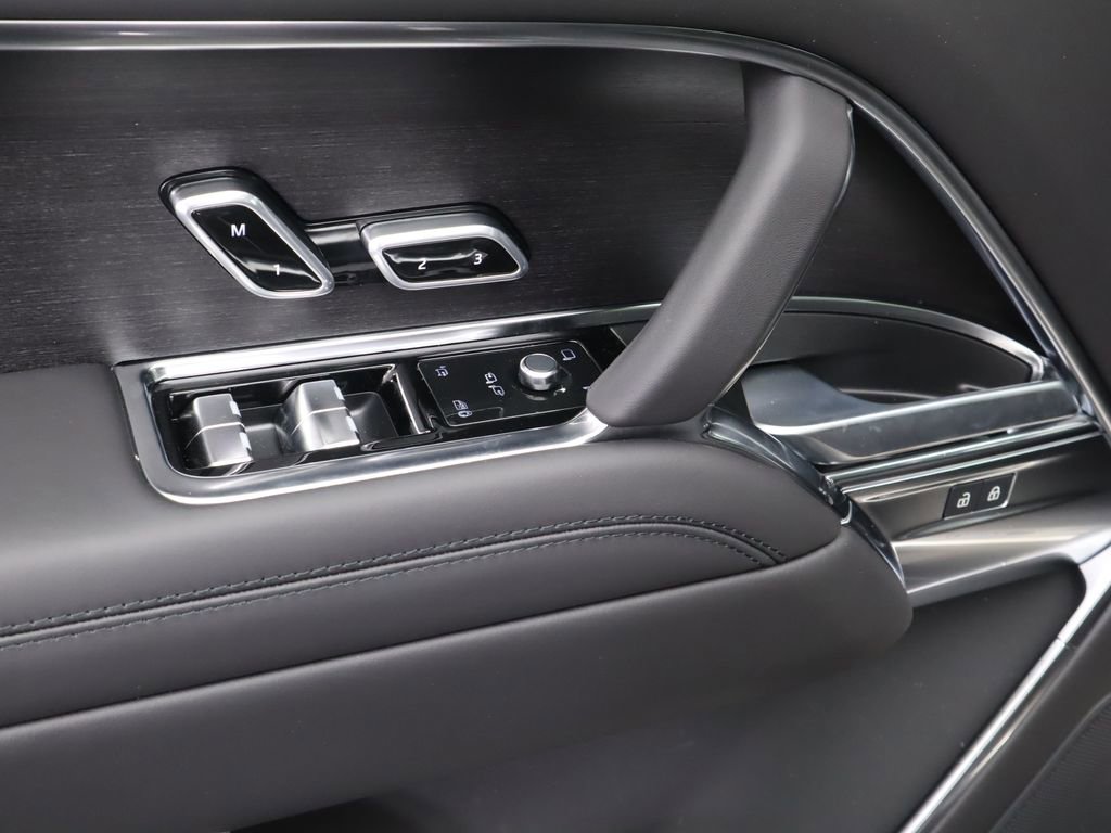 New 2026 Land Rover Range Rover SE image 24