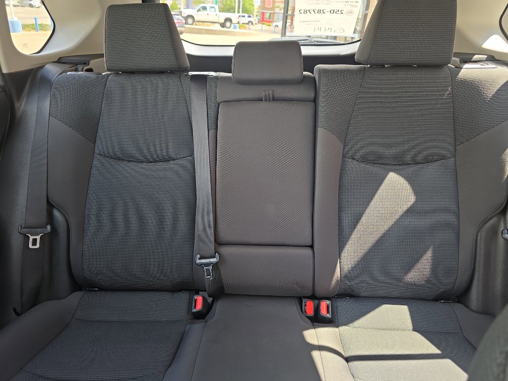 Used 2023 Toyota RAV4 LE image 29