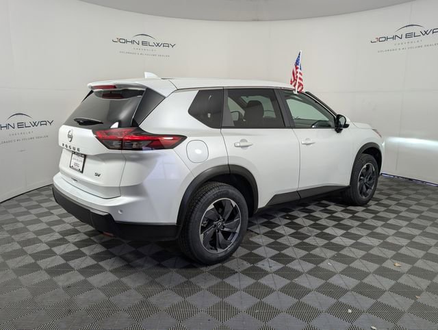 Used 2024 Nissan Rogue SV image 5