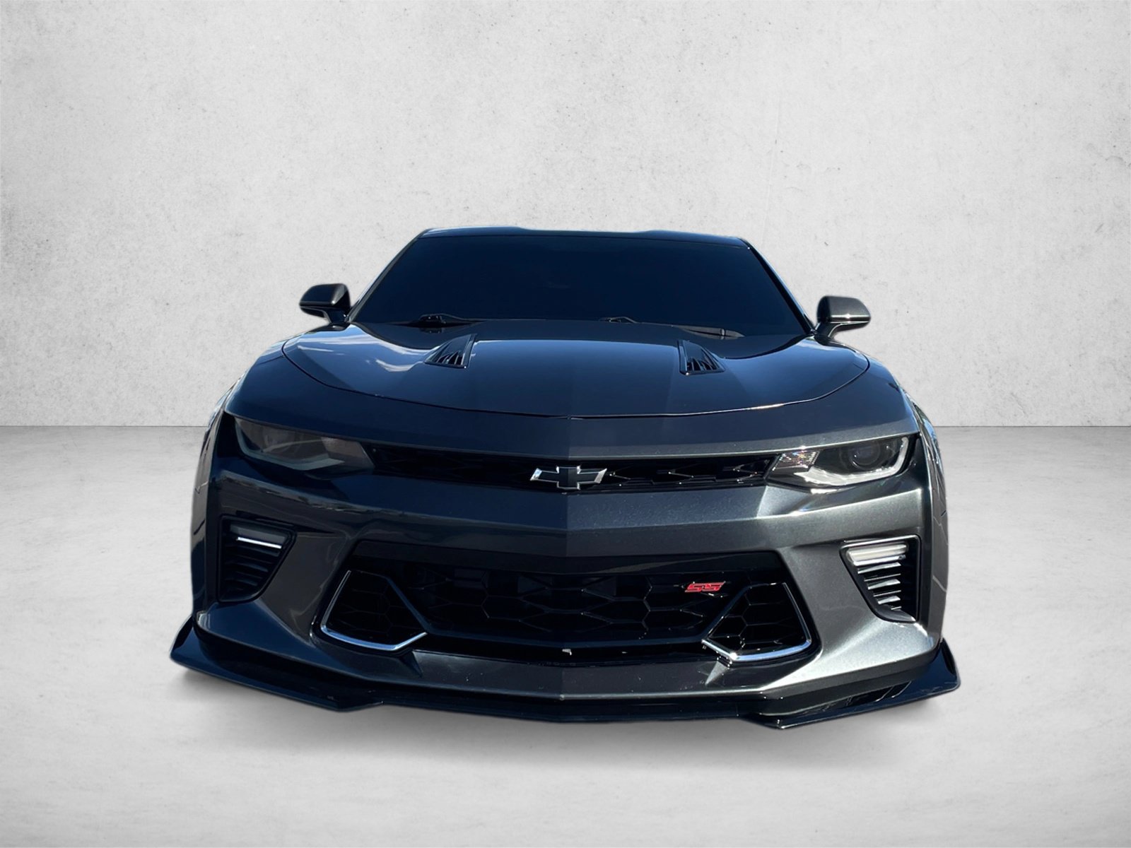 Used 2018 Chevrolet Camaro SS RWD image 2