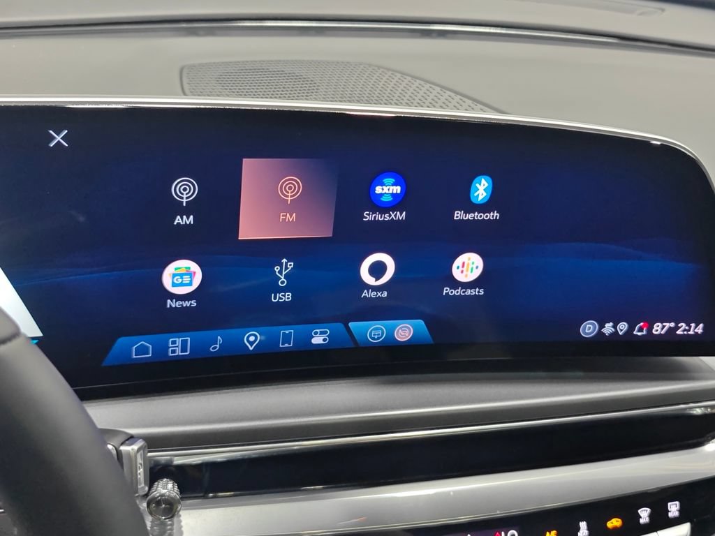 Used 2024 Cadillac Lyriq Tech RWD image 38