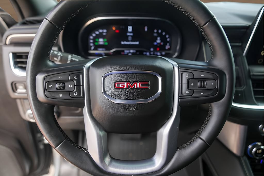 Used 2023 GMC Yukon SLT w/ SLT Luxury Package RWD image 12